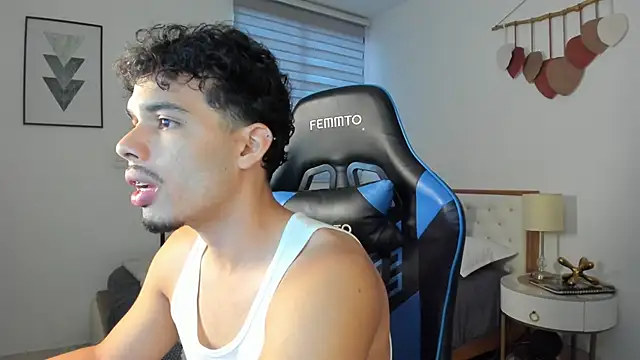 mateoleonee online show from March 5, 8:01 pm