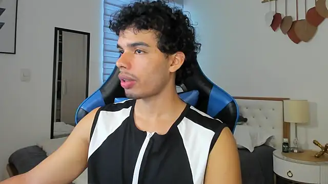 mateoleonee online show from February 5, 6:26 pm