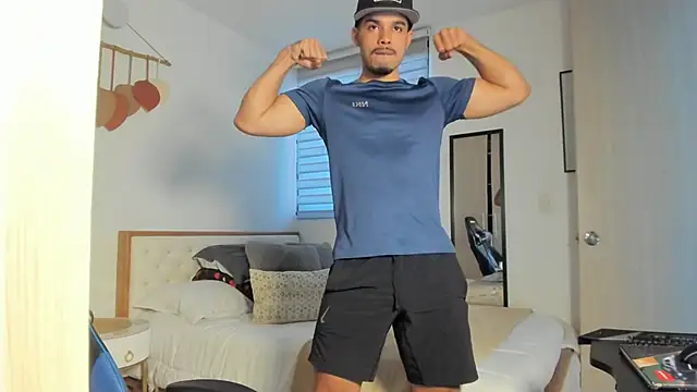 mateoleonee online show from September 27, 8:39 pm