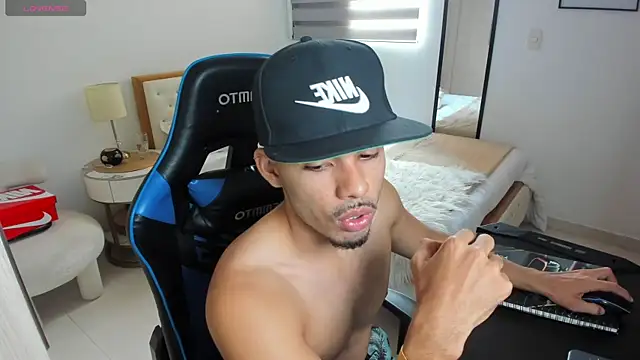 mateoleonee online show from October 10, 7:07 pm