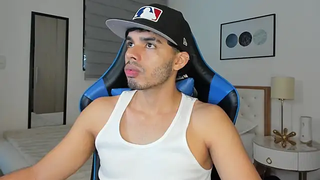 mateoleonee online show from December 6, 3:11 pm