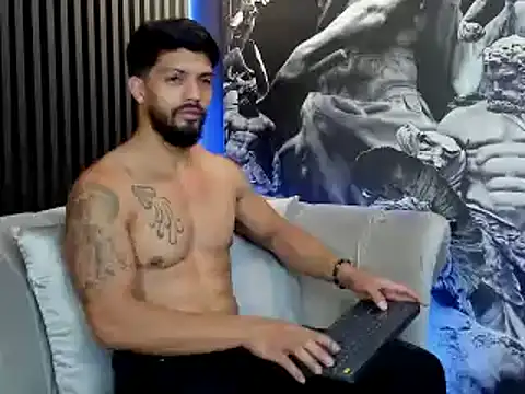 Snapshot of DannSaenz chatting on January 7, 12:48 pm DannSaenz online show from January 7, 12:48 pm