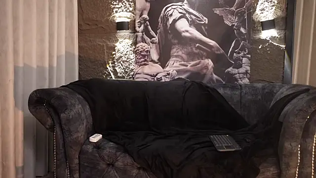 DannSaenz online show from November 29, 10:56 pm