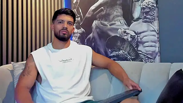 Snapshot of DannSaenz chatting on December 10, 2:50 pm DannSaenz online show from December 10, 2:50 pm