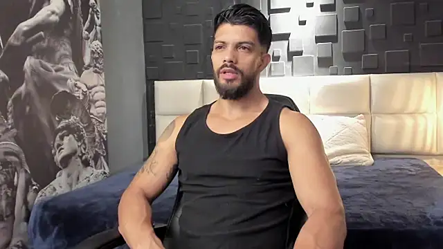 Snapshot of DannSaenz chatting on January 12, 12:12 pm DannSaenz online show from January 12, 12:12 pm