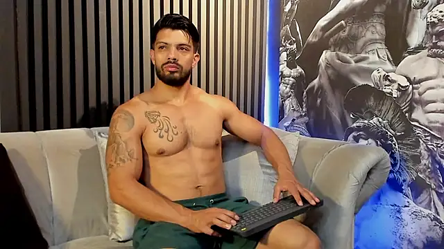 Snapshot of DannSaenz chatting on December 14, 12:12 pm DannSaenz online show from December 14, 12:12 pm