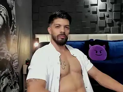 Snapshot of DannSaenz chatting on January 26, 12:22 pm DannSaenz online show from January 26, 12:22 pm