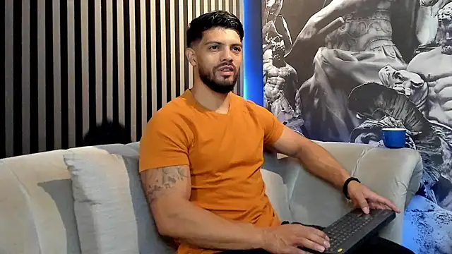 Snapshot of DannSaenz chatting on December 20, 11:21 am DannSaenz online show from December 20, 11:21 am