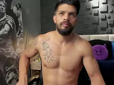 Snapshot of DannSaenz chatting on January 20, 10:18 am DannSaenz online show from January 20, 10:18 am