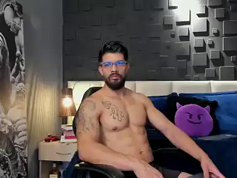 Snapshot of DannSaenz chatting on January 23, 2:17 pm DannSaenz online show from January 23, 2:17 pm