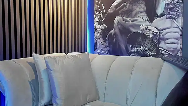 Snapshot of DannSaenz chatting on December 11, 12:56 am DannSaenz online show from December 11, 12:56 am