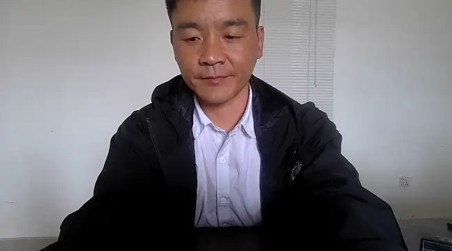 kisstoyousoon2024 online show from March 3, 11:38 am