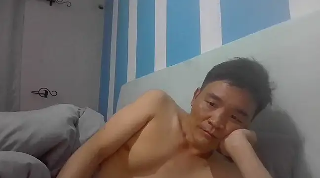 kisstoyousoon2024 online show from December 3, 6:38 pm