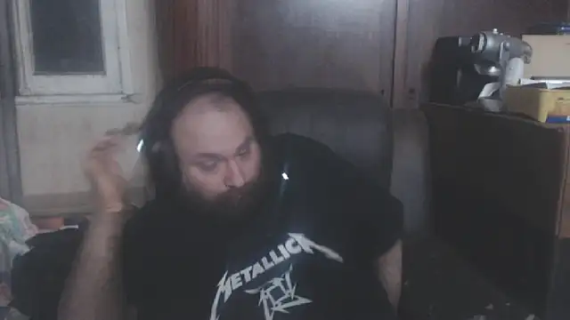 Snapshot of hairyhulk chatting on October 18, 7:13 am hairyhulk online show from October 18, 7:13 am