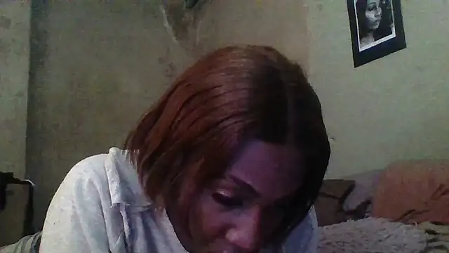 Snapshot of Moorella1 chatting on October 6, 5:45 am Moorella1 online show from October 6, 5:45 am