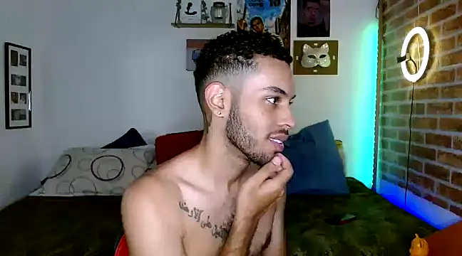 Snapshot of colinbrown chatting on March 7, 9:27 pm colinbrown online show from March 7, 9:27 pm