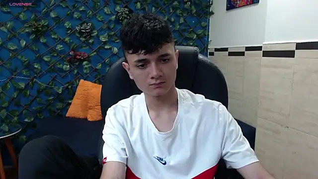 Snapshot of Waturox chatting on January 8, 7:24 pm Waturox online show from January 8, 7:24 pm
