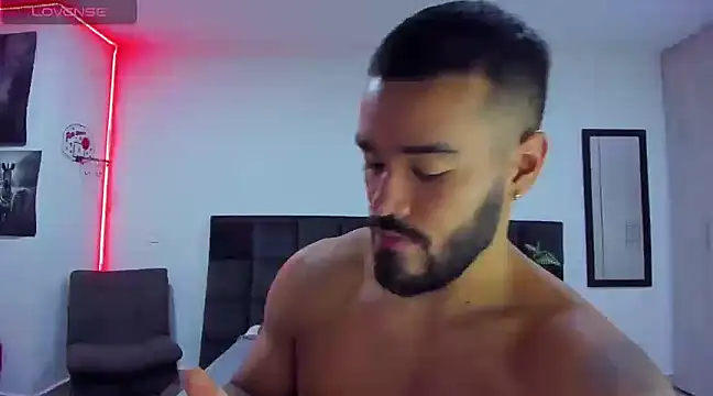 Snapshot of Alexander_Martines chatting on February 26, 11:24 pm Alexander Martines online show from February 26, 11:24 pm