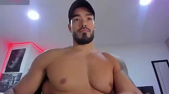 Snapshot of Alexander_Martines chatting on January 13, 10:24 pm Alexander Martines online show from January 13, 10:24 pm