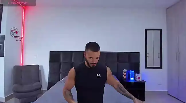 Snapshot of Alexander_Martines chatting on January 26, 10:02 pm Alexander Martines online show from January 26, 10:02 pm