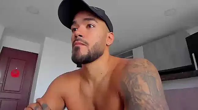 Snapshot of Alexander_Martines chatting on December 30, 8:58 pm Alexander Martines online show from December 30, 8:58 pm