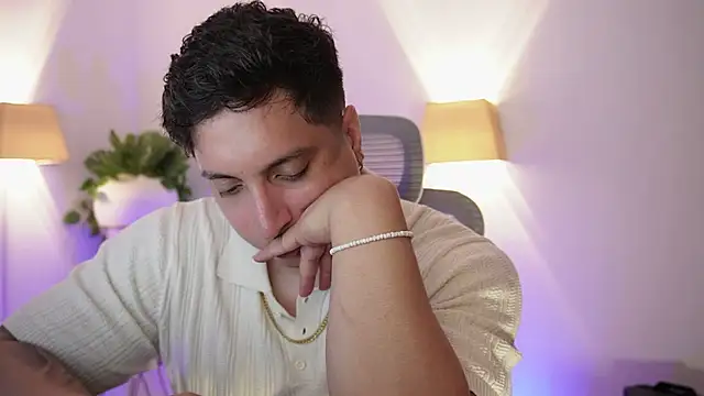 appolo allen online show from April 24, 2:36 am