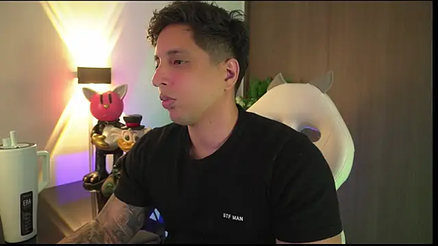 Snapshot of appolo_allen chatting on October 13, 11:44 pm appolo allen online show from October 13, 11:44 pm