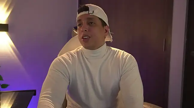 Snapshot of appolo_allen chatting on March 2, 1:47 am appolo allen online show from March 2, 1:47 am