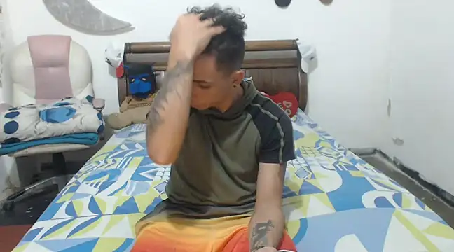 hot toy boy  online show from February 18, 6:15 am