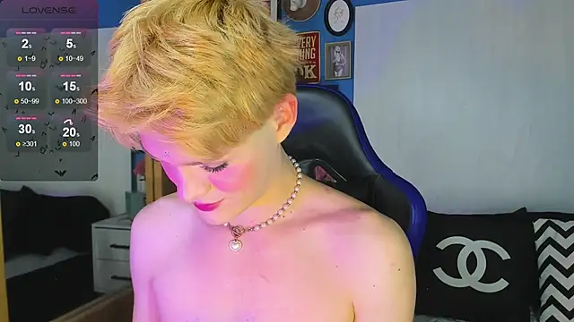 VladHellsing4 online show from October 30, 2:51 pm