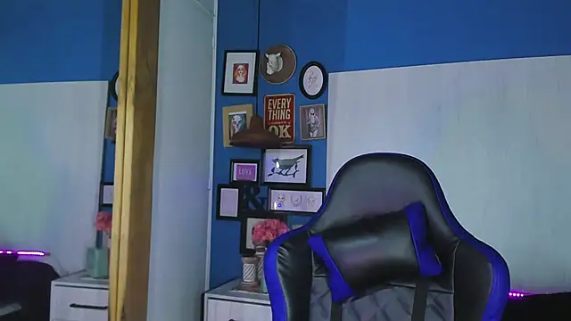 Snapshot of VladHellsing4 chatting on September 18, 2:41 pm VladHellsing4 online show from September 18, 2:41 pm