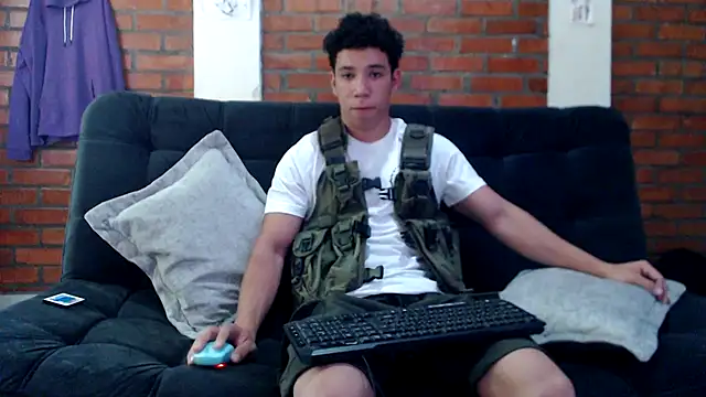 Snapshot of ethan_noir chatting on December 11, 8:38 pm ethan noir online show from December 11, 8:38 pm