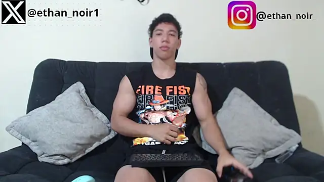 Snapshot of ethan_noir chatting on March 20, 2:42 pm ethan noir online show from March 20, 2:42 pm