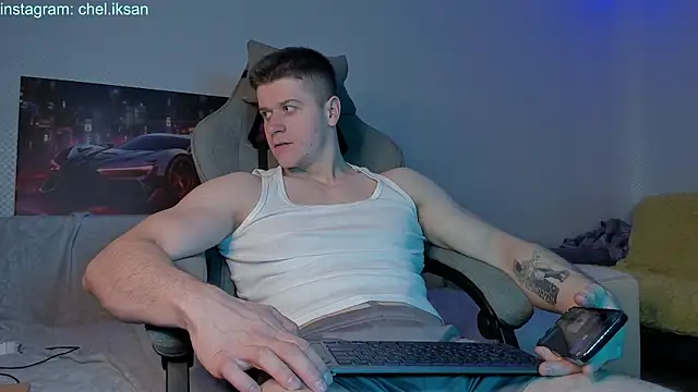 Snapshot of Bruno_Banani chatting on January 3, 5:10 pm Bruno Banani online show from January 3, 5:10 pm