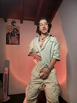 Valentino Xander online show from April 18, 2:35 am