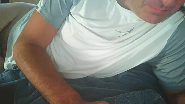 Snapshot of costanza7070 chatting on October 19, 1:10 am costanza7070 online show from October 19, 1:10 am