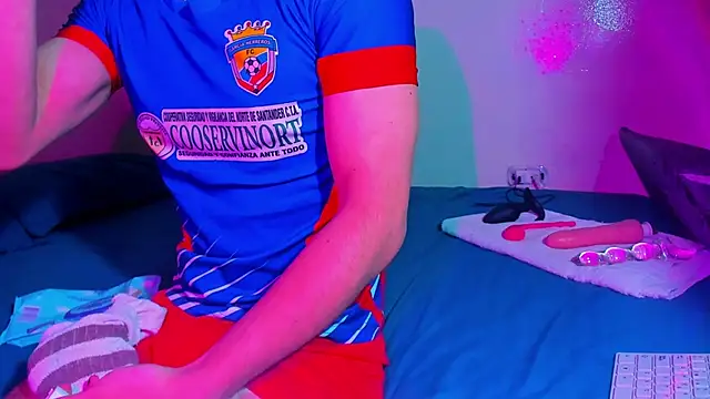 Piggy Eddy online show from April 23, 1:24 pm