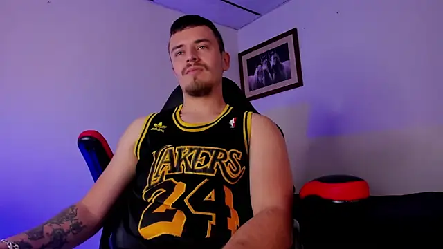 Snapshot of james_connor2 chatting on December 14, 6:30 pm james connor2 online show from December 14, 6:30 pm