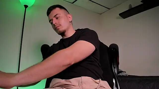 james connor2 online show from February 9, 7:29 pm