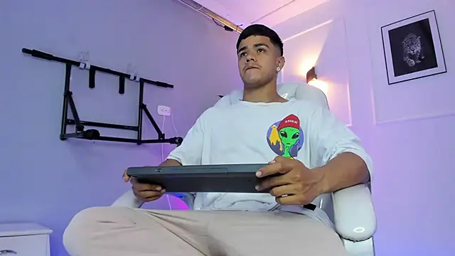 Rob saenz  online show from November 20, 1:32 pm