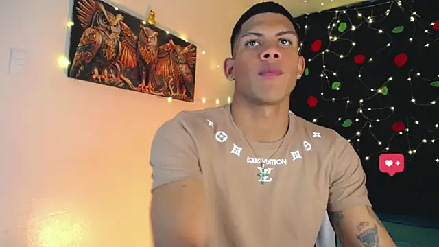 Snapshot of Damian_latinxxx chatting on December 20, 3:03 am Damian latinxxx online show from December 20, 3:03 am