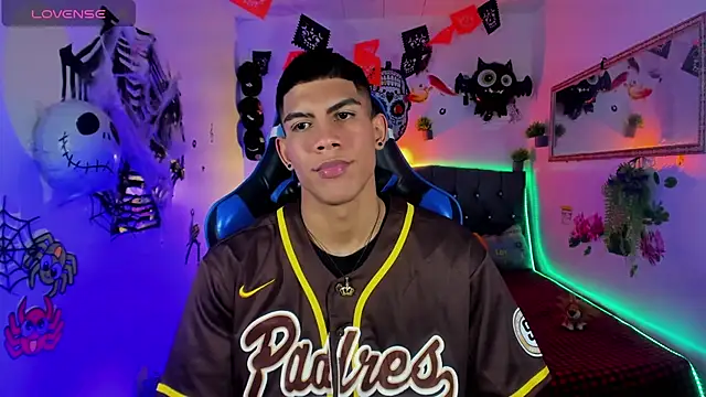 Snapshot of Damian_latinxxx chatting on October 10, 3:44 am Damian latinxxx online show from October 10, 3:44 am