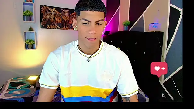 Snapshot of Damian_latinxxx chatting on March 21, 3:01 am Damian latinxxx online show from March 21, 3:01 am