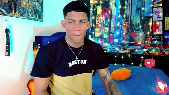 Snapshot of Damian_latinxxx chatting on January 13, 7:21 am Damian latinxxx online show from January 13, 7:21 am