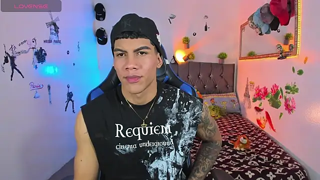 Snapshot of Damian_latinxxx chatting on September 29, 3:05 am Damian latinxxx online show from September 29, 3:05 am