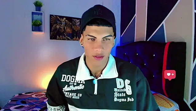 Snapshot of Damian_latinxxx chatting on March 15, 2:23 pm Damian latinxxx online show from March 15, 2:23 pm