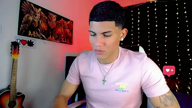Snapshot of Damian_latinxxx chatting on January 12, 3:39 am Damian latinxxx online show from January 12, 3:39 am