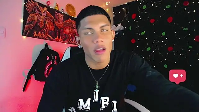 Snapshot of Damian_latinxxx chatting on December 24, 2:54 am Damian latinxxx online show from December 24, 2:54 am