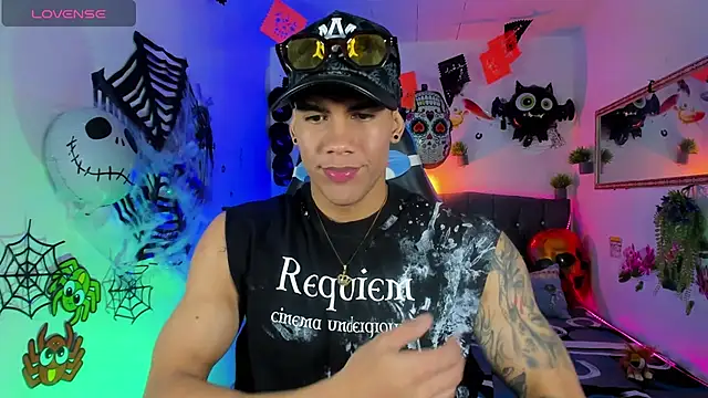 Snapshot of Damian_latinxxx chatting on October 9, 3:33 am Damian latinxxx online show from October 9, 3:33 am