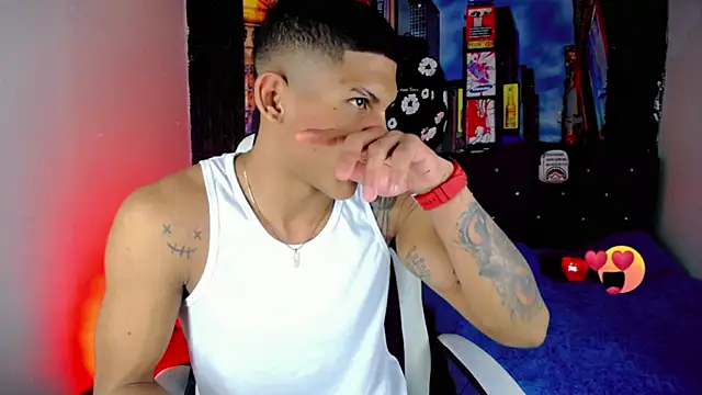 Snapshot of Damian_latinxxx chatting on December 3, 3:07 am Damian latinxxx online show from December 3, 3:07 am